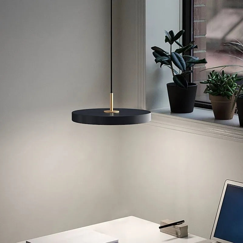 Sleek LED Hanging Light with Customizable Height – Ideal for Modern Spaces | elesira