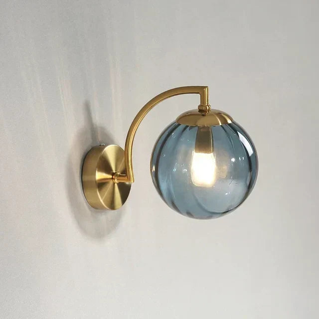 Applique murale moderne en verre LumaNova pour un éclairage élégant de la maison | elesira