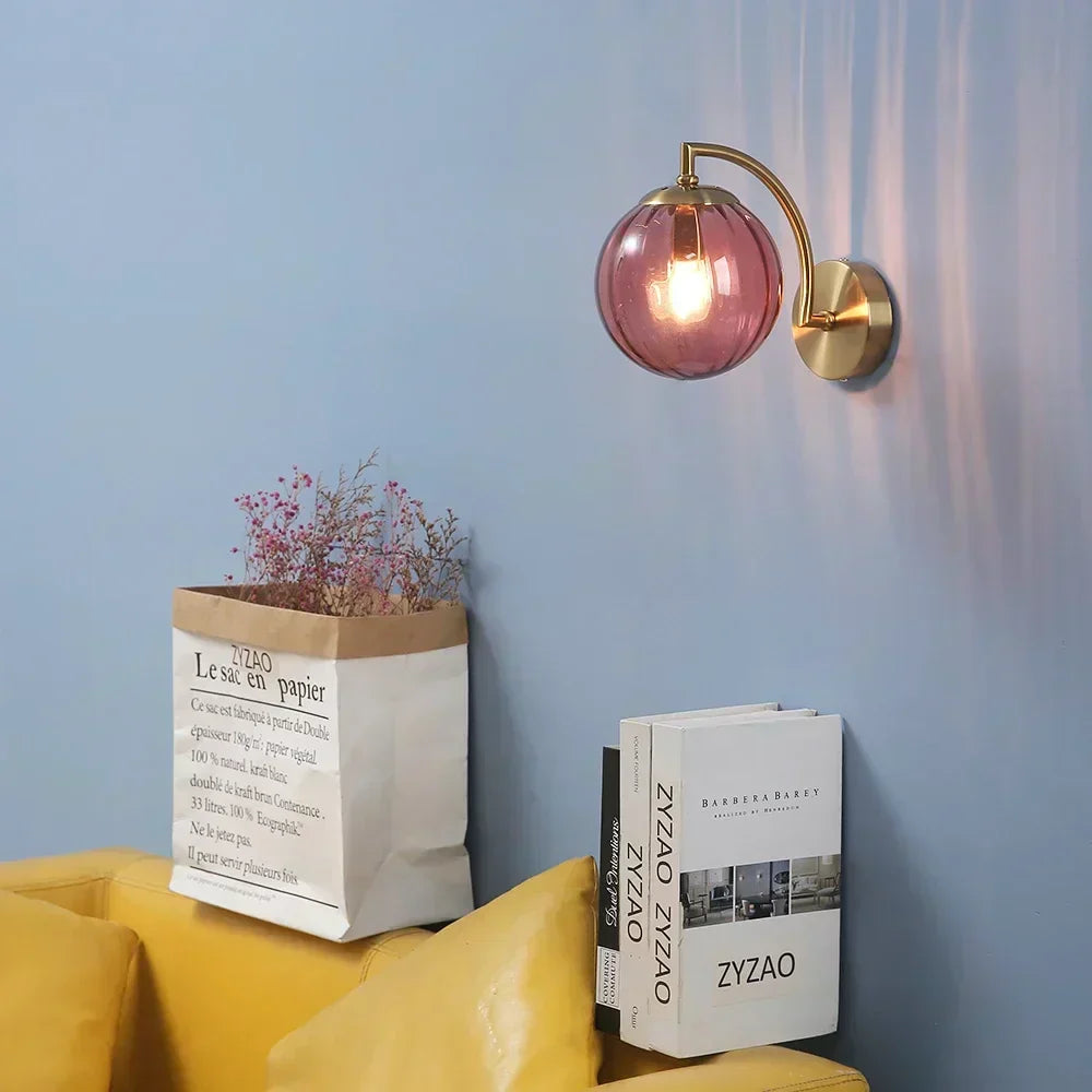 Applique murale moderne en verre LumaNova pour un éclairage élégant de la maison | elesira