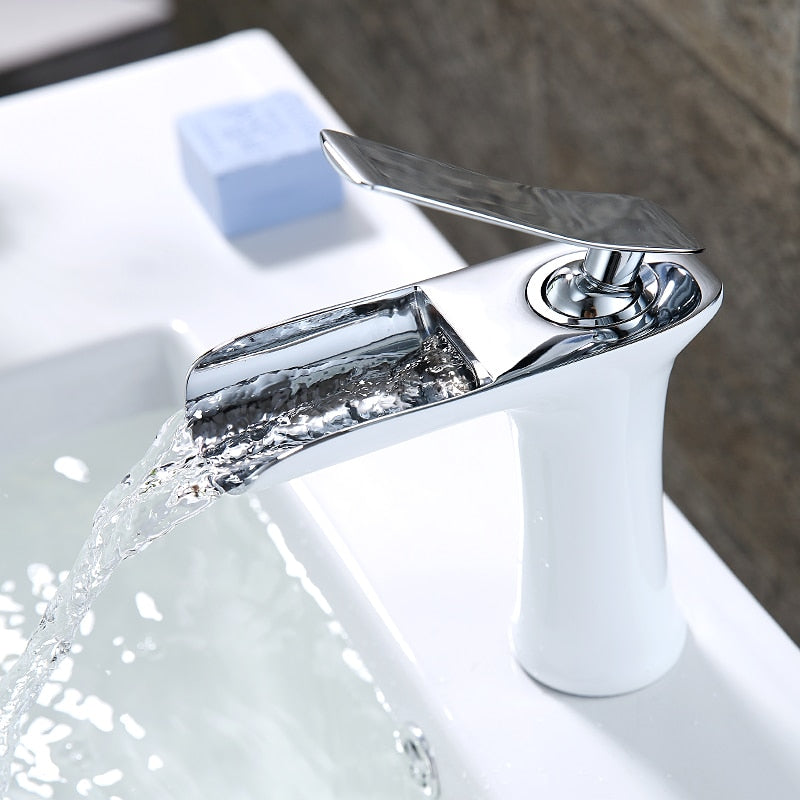 Sleek Waterfall Faucet for a Stylish Bathroom Upgrade | elesira