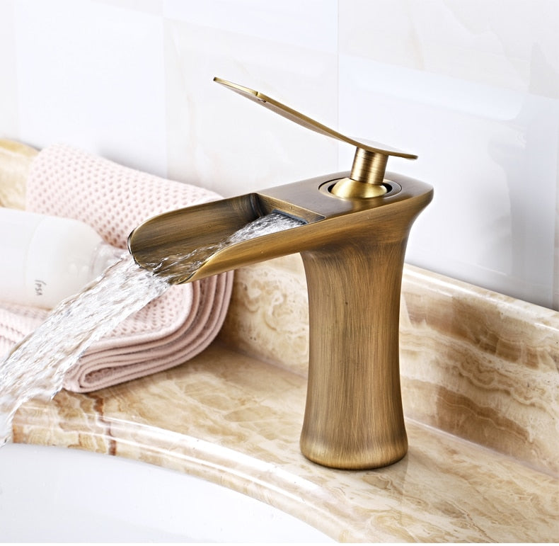 Sleek Waterfall Faucet for a Stylish Bathroom Upgrade | elesira