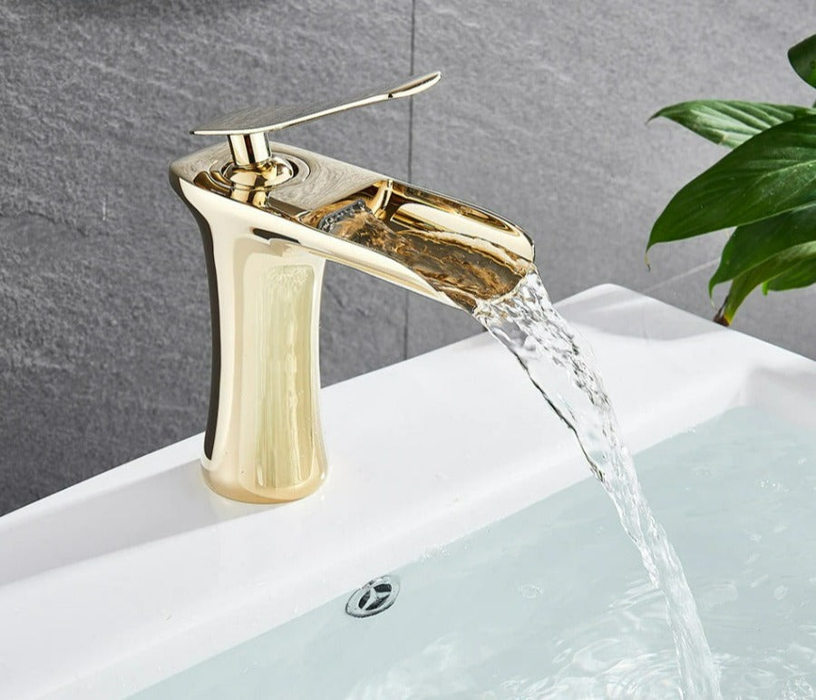 Sleek Waterfall Faucet for a Stylish Bathroom Upgrade | elesira