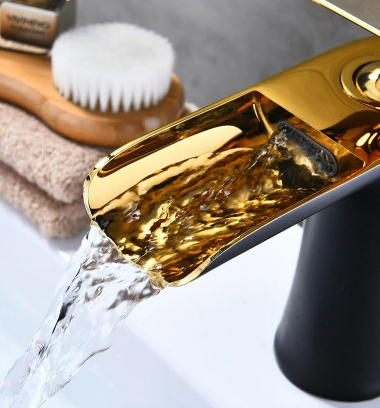 Sleek Waterfall Faucet for a Stylish Bathroom Upgrade | elesira