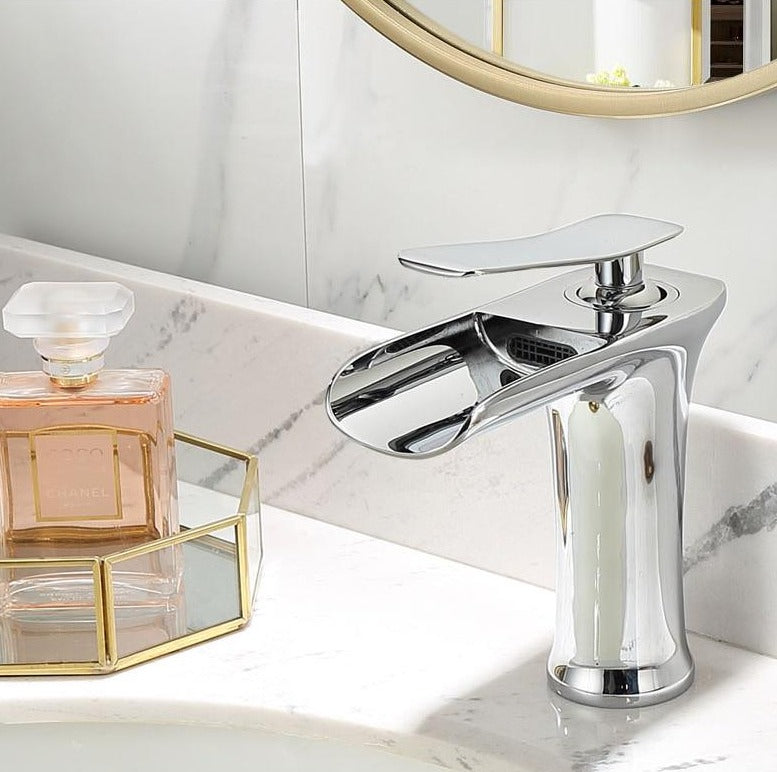 Sleek Waterfall Faucet for a Stylish Bathroom Upgrade | elesira