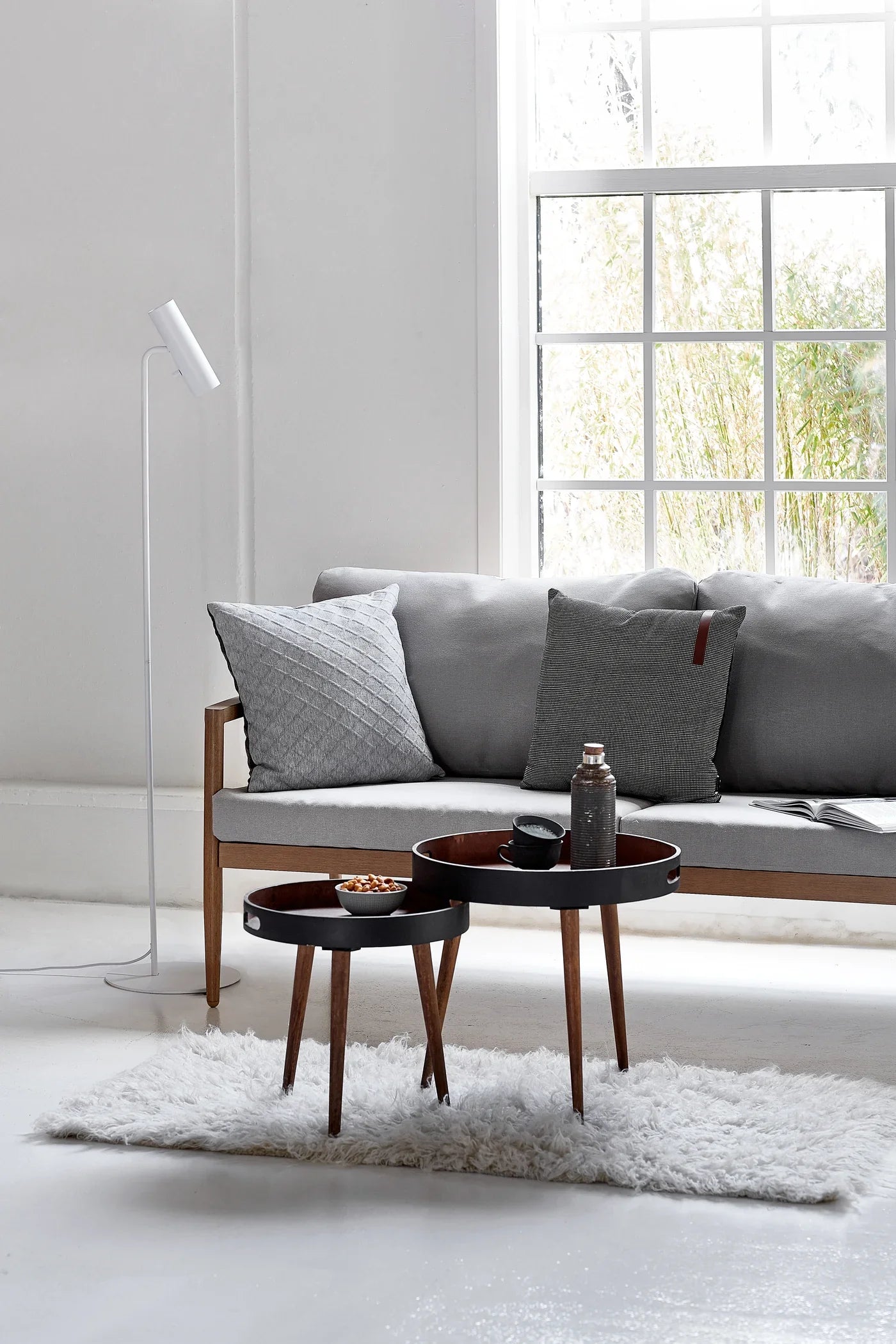 Lumaire | Contemporary White Floor Lamp With Adjustable Head — Minimalist Standing Lamp For Living Room | elesira