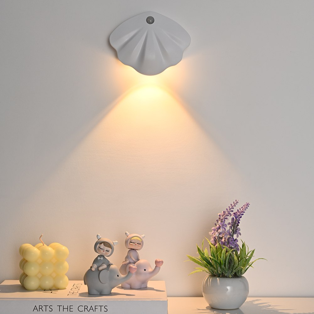 Lampe LED intelligente à détection de mouvement - rechargeable et polyvalente | elesira