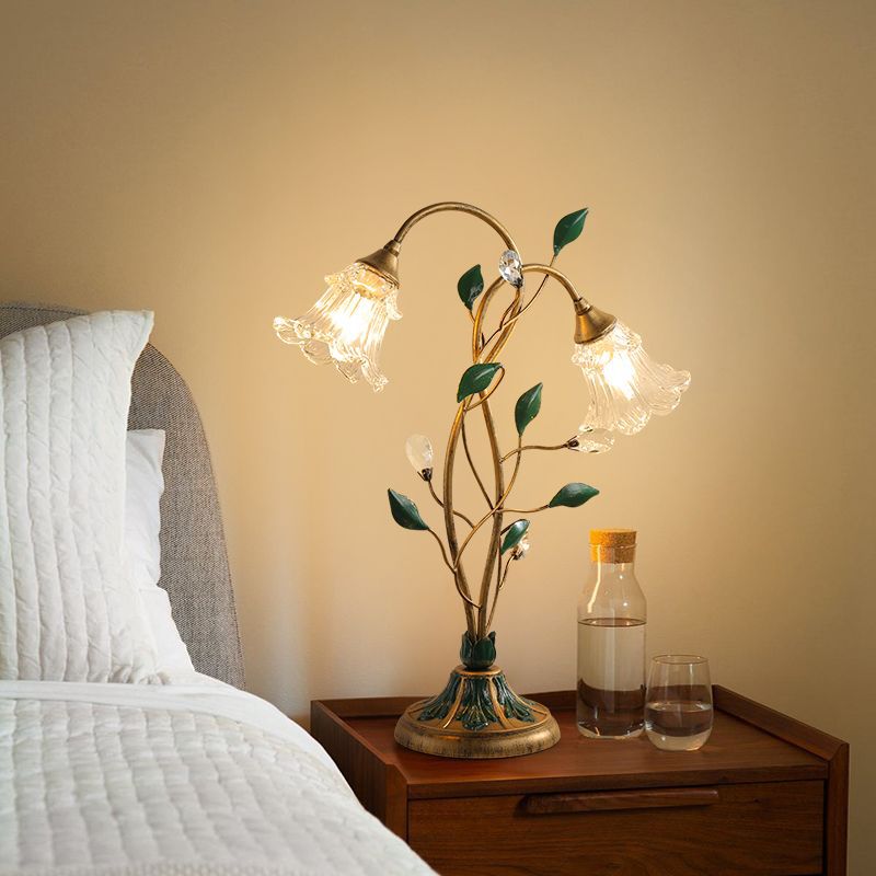 BloomGlow – Blomstret bordlampe | elesira