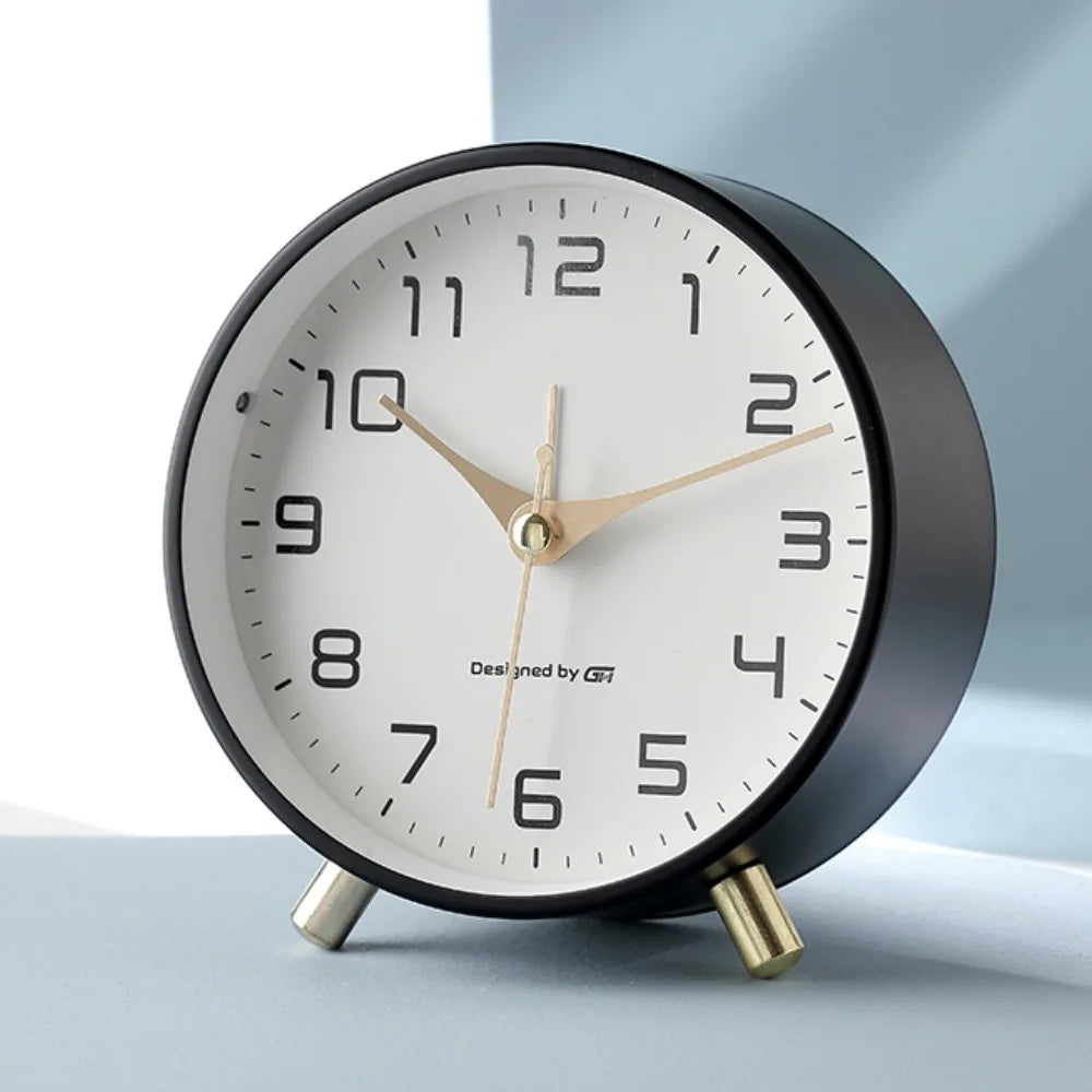 Elegante reloj nórdico silencioso para espacios sofisticados | elesira