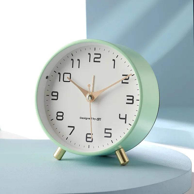 Elegante reloj nórdico silencioso para espacios sofisticados | elesira