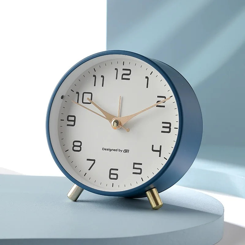 Elegante reloj nórdico silencioso para espacios sofisticados | elesira