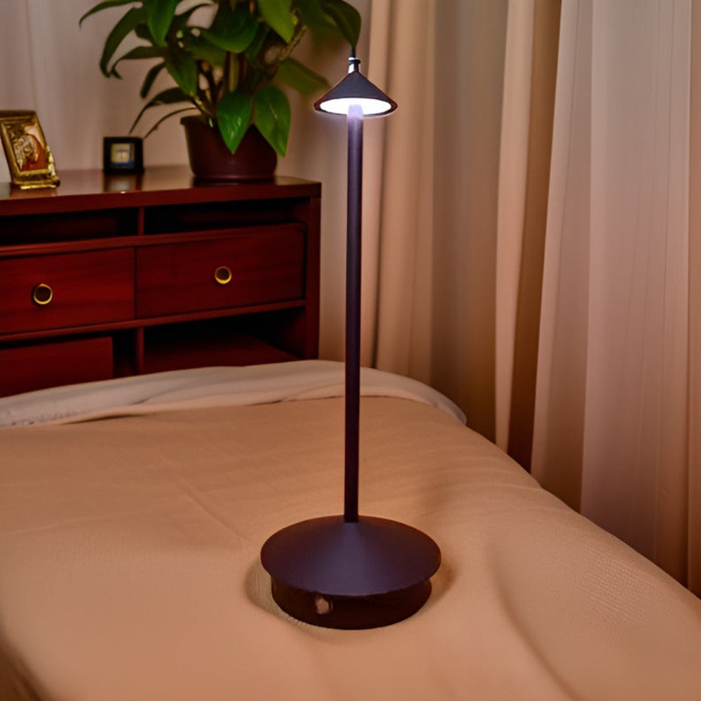 LumaVibe | 当代风格房间适用的可充电 LED 触控灯 | elesira
