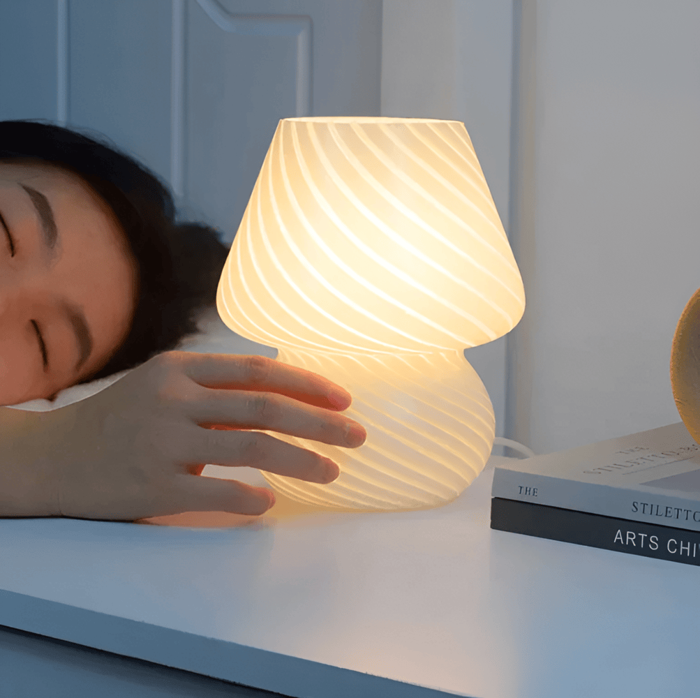 LumenWave | Handblåst randig bordslampa i glas | elesira