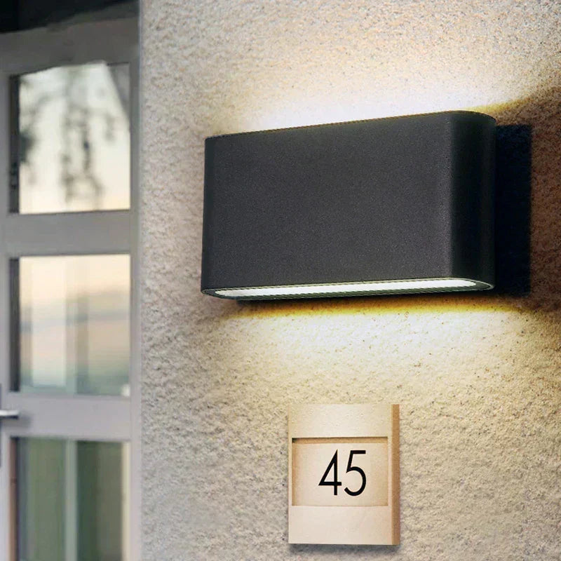 Hydrolite - Modern and Weatherproof Wall Lamp | elesira