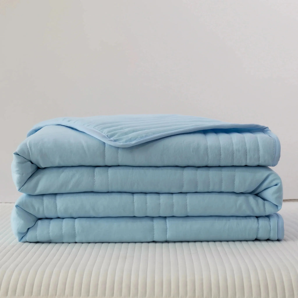 Soft and Breathable Thin Cooling Blanket for Comfortable Sleep | elesira