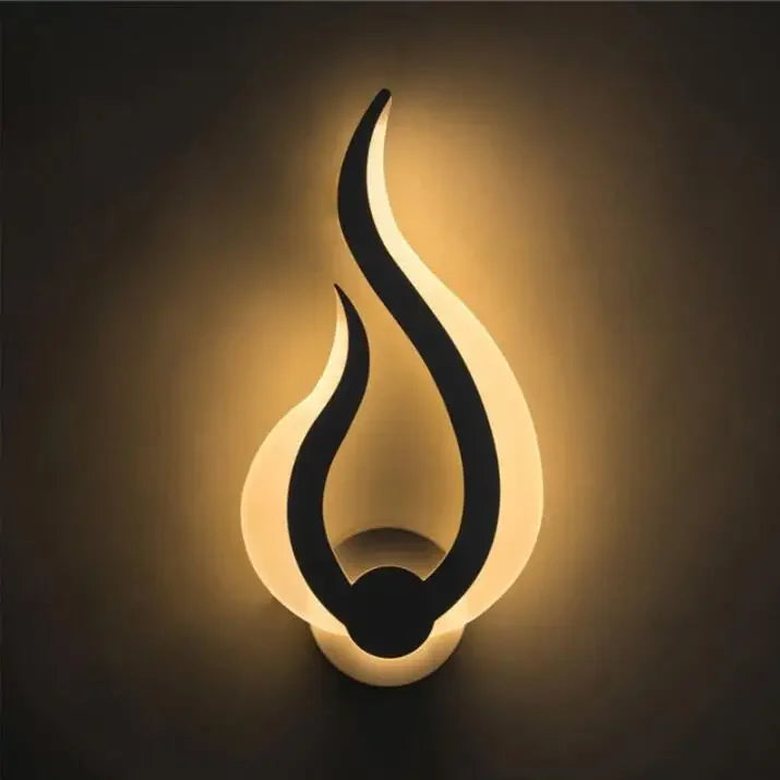 Candleflicker - Flame -shaped Wall lamp for soothing lighting | elesira