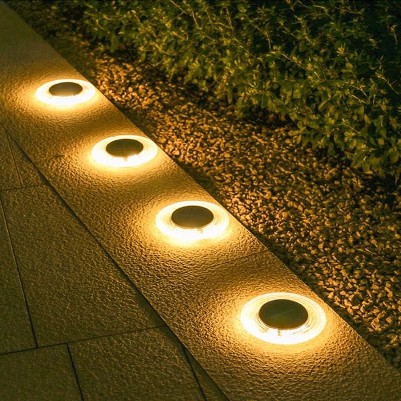 Solarne lampki ścieżkowe do ogrodu, tworzące wieczorną atmosferę na zewnątrz | elesira
