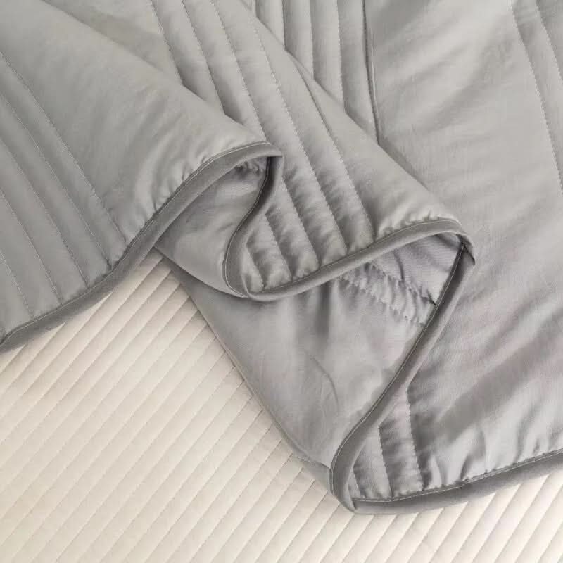 Soft and Breathable Thin Cooling Blanket for Comfortable Sleep | elesira