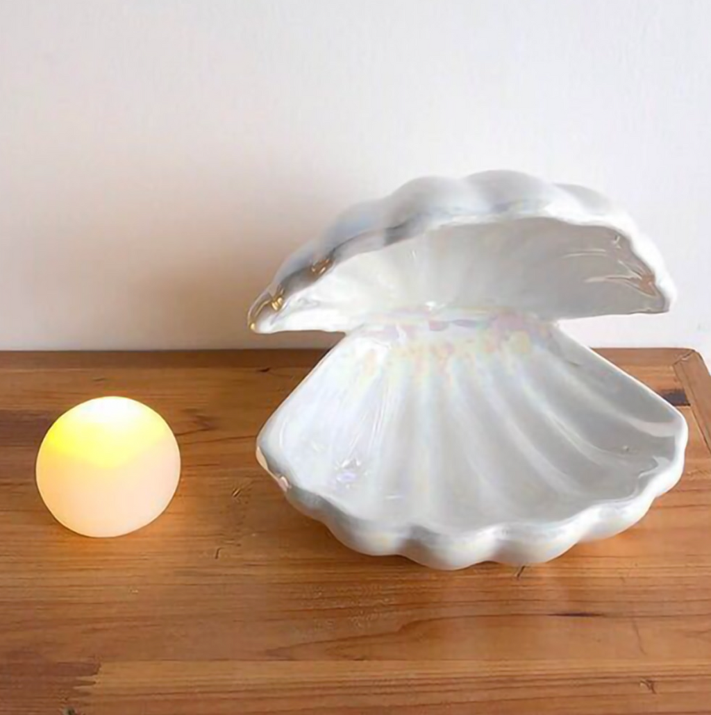 Lampada a conchiglia chic | Una lampada magica con perla | elesira
