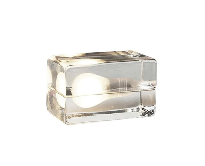 Brightcube – minimalistisk bordslampa med transparent glaskub | elesira