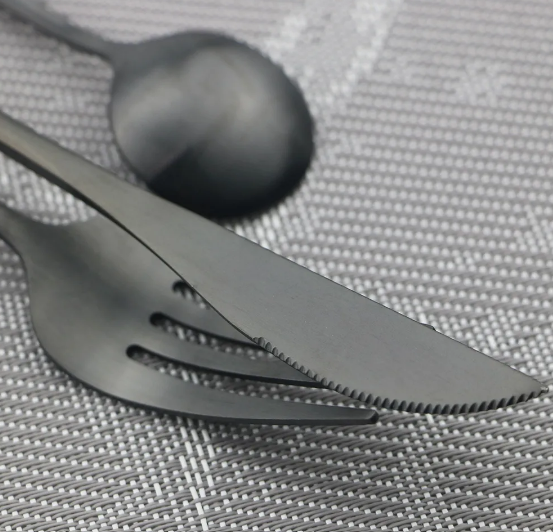 Sophisticated 36-Piece Stainless Steel Flatware Collection | elesira