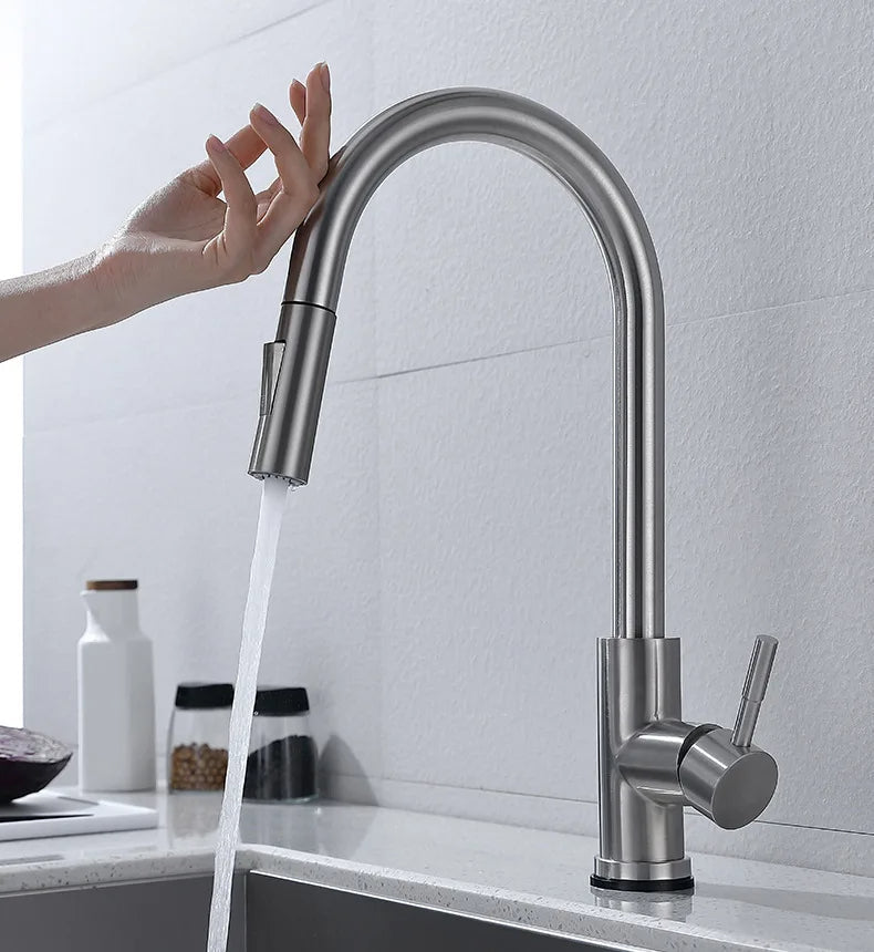 SmartFlow - Robinet de bucătărie fără atingere, cu duș extractibil | elesira