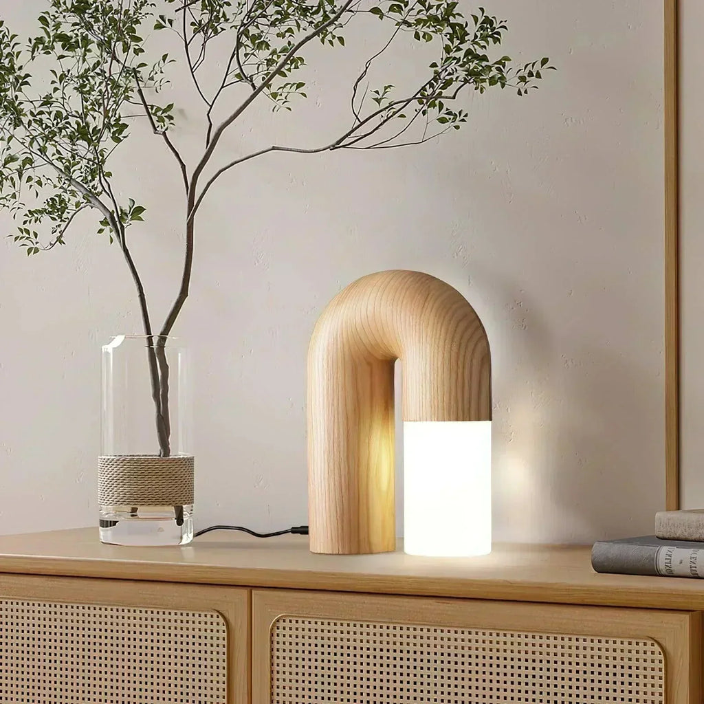 Lumiara | modern asztali lámpa jellegzetes kialakítással | elesira
