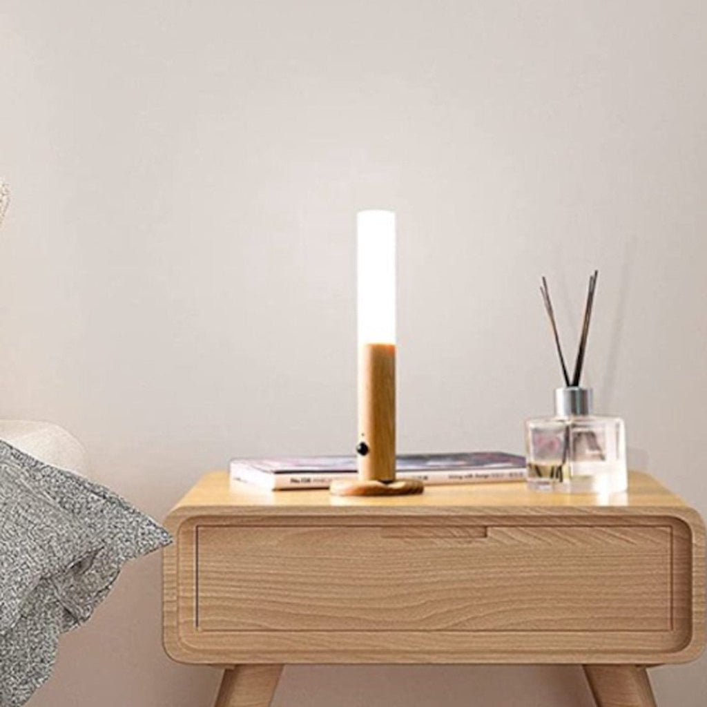 Trådløs væglampe med bevægelsessensor – design i træ | elesira