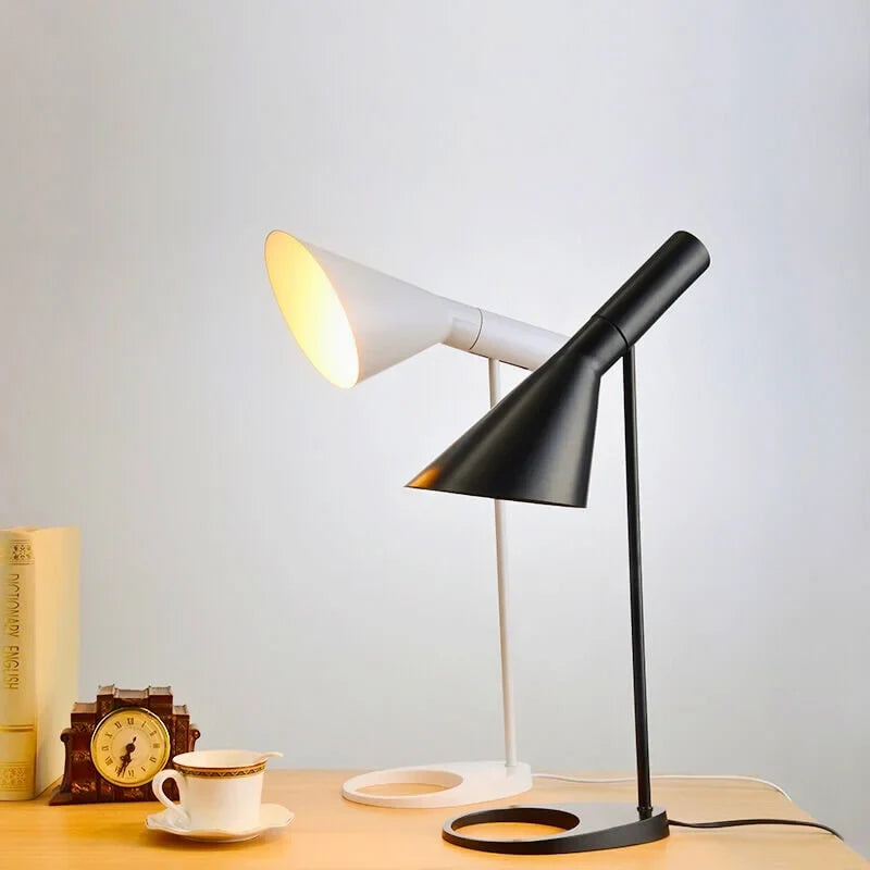 MinimalGlow – modern LED-es asztali lámpa letisztult kialakítással | elesira