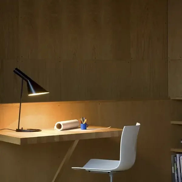 MinimalGlow – modern LED-es asztali lámpa letisztult kialakítással | elesira