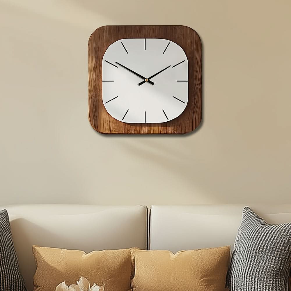 Firkantet vintageveggklokke med trefinish | elesira