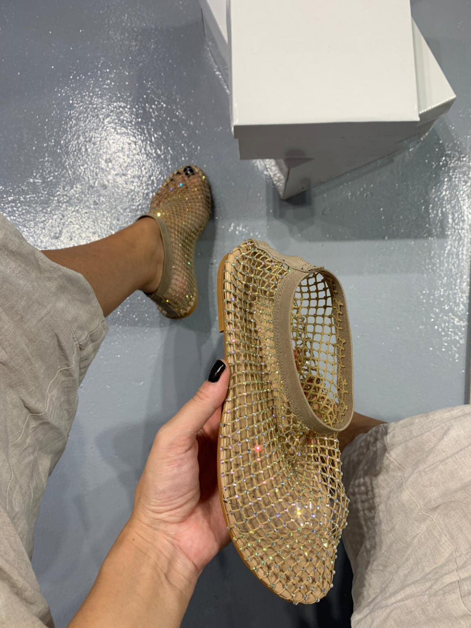 ZephyraLuxe | Caminhe com confiança durante todo o dia, com conforto leve como uma brisa e um estilo cintilante | elesira