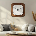 Firkantet vintageveggklokke med trefinish | elesira