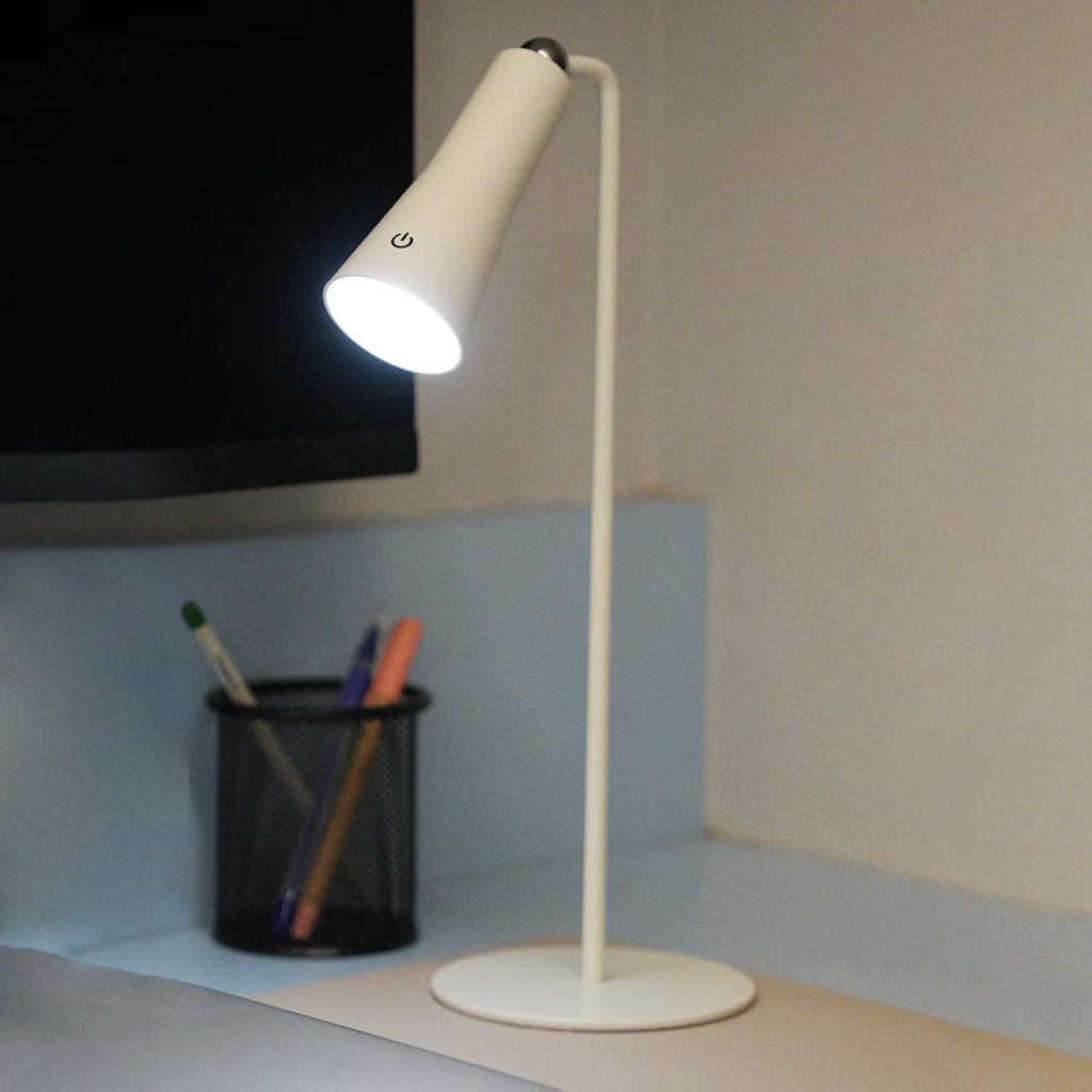 مصباح LED متعدد الاستخدامات قابل لإعادة الشحن مع أدوات تحكم باللمس | إليسيرا