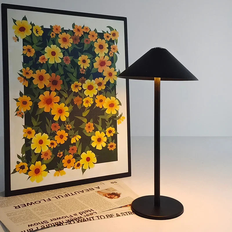 GoLumina - Rechargeable Desk Lamp | elesira