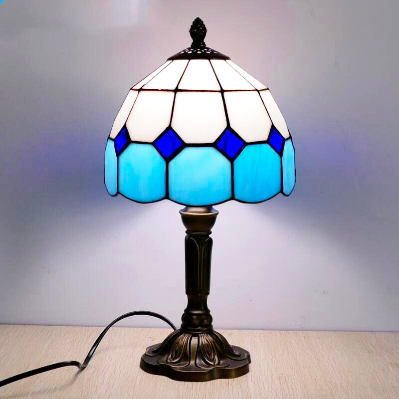 Blå vintage-sängbordslampa i Tiffany-stil med mosaikdesign | elesira