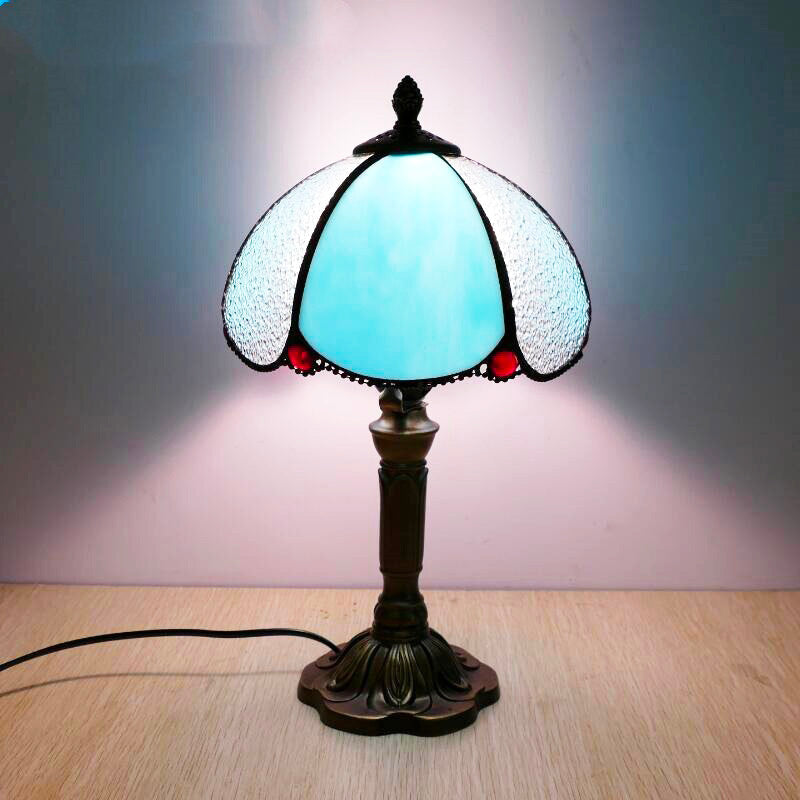 Blå vintage-sängbordslampa i Tiffany-stil med mosaikdesign | elesira