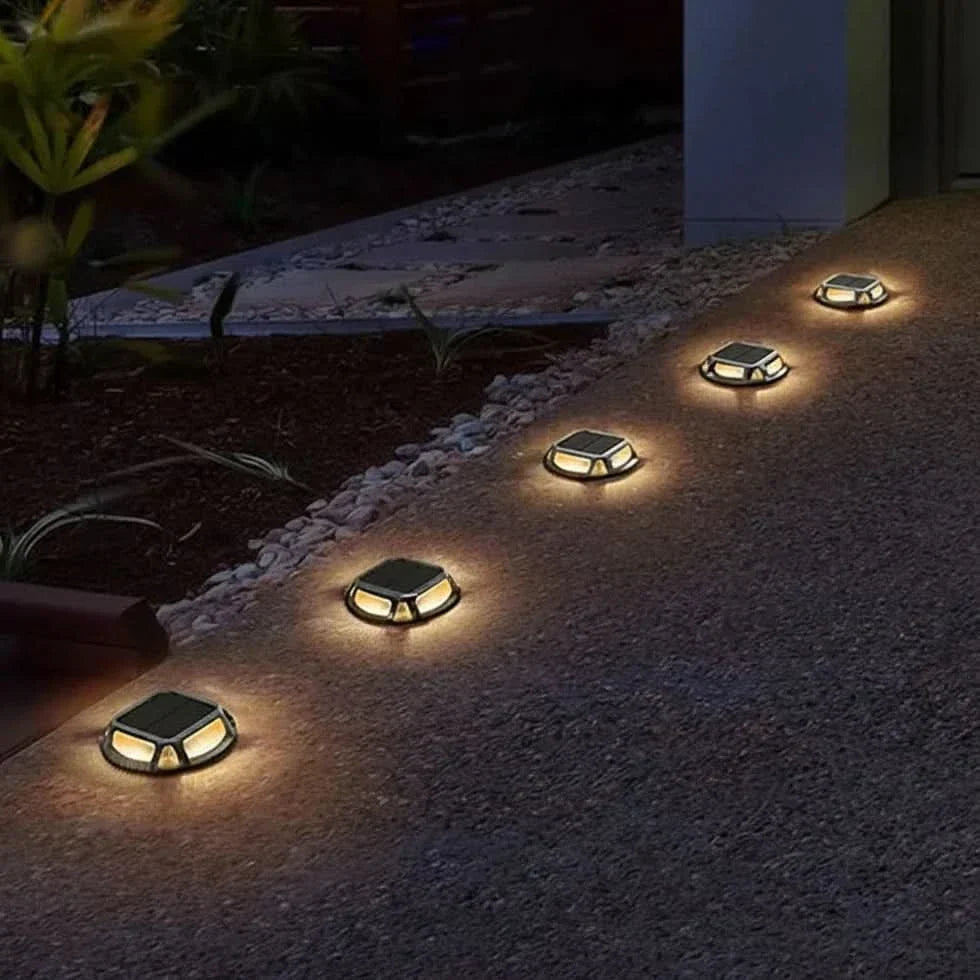Solar Pathway and Outdoor Deck Lighting Solutions | elesira