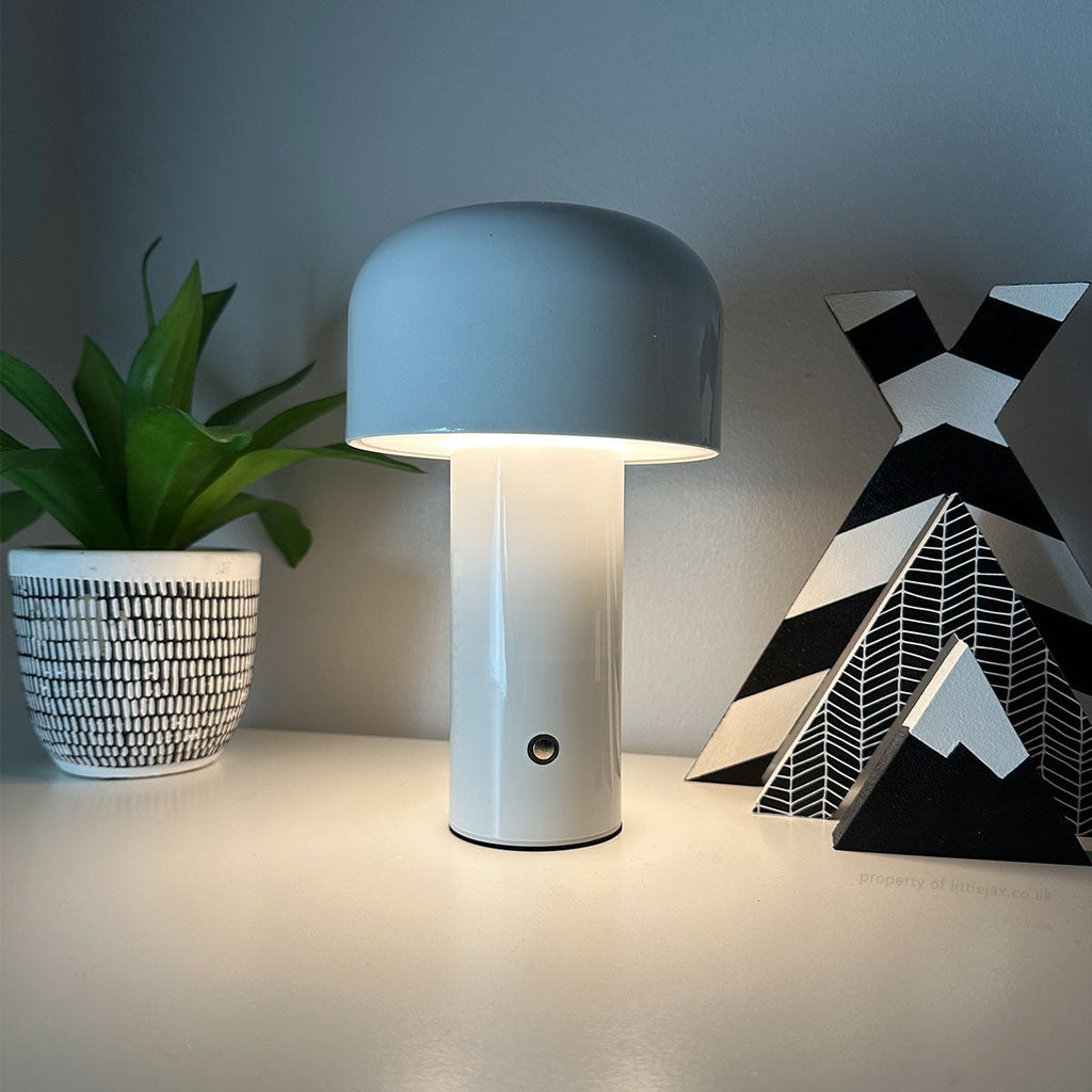 Elegancka nowoczesna bezprzewodowa lampa w kształcie grzybka | elesira
